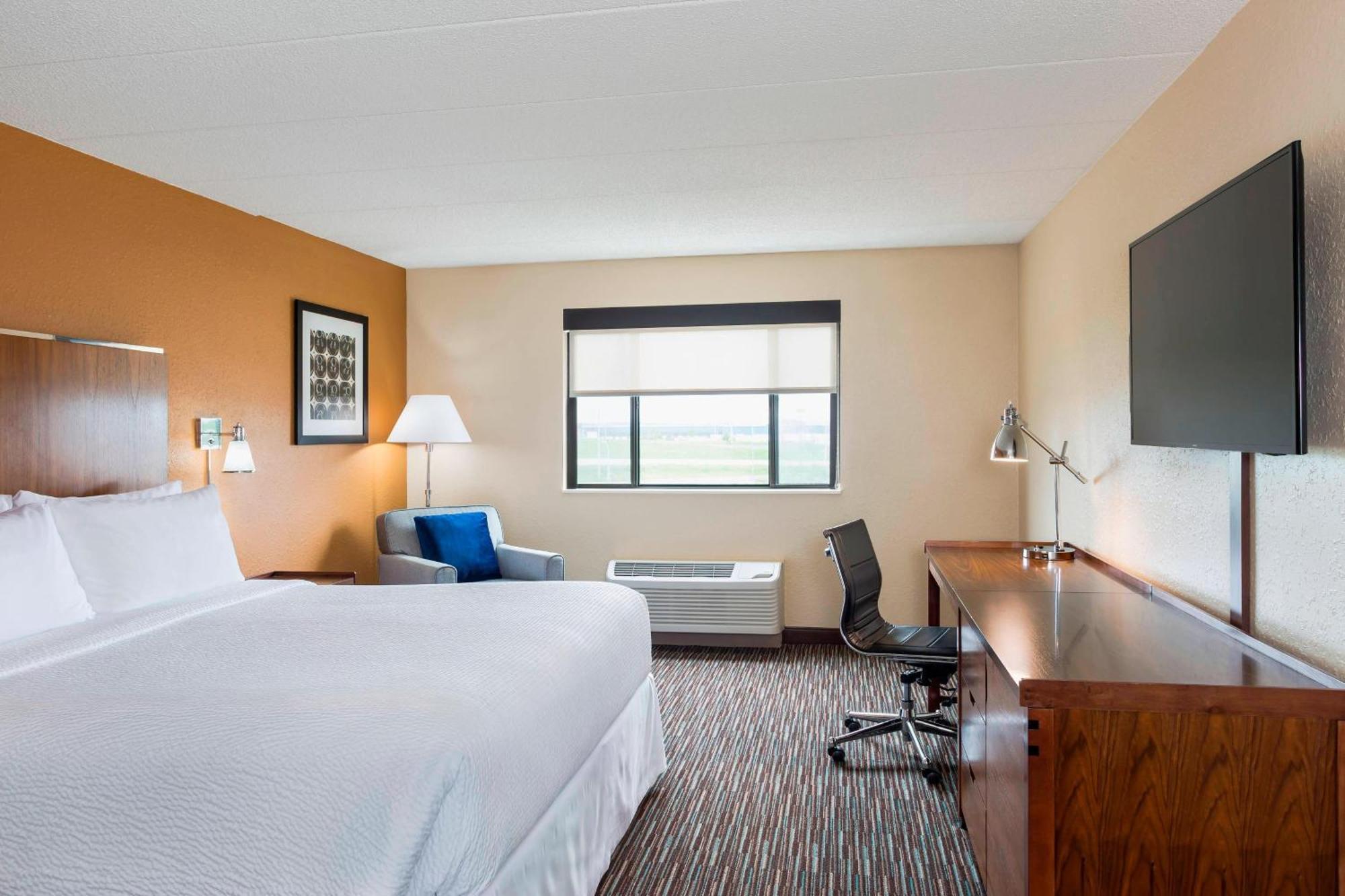 Four Points By Sheraton Milwaukee Airport Exterior photo