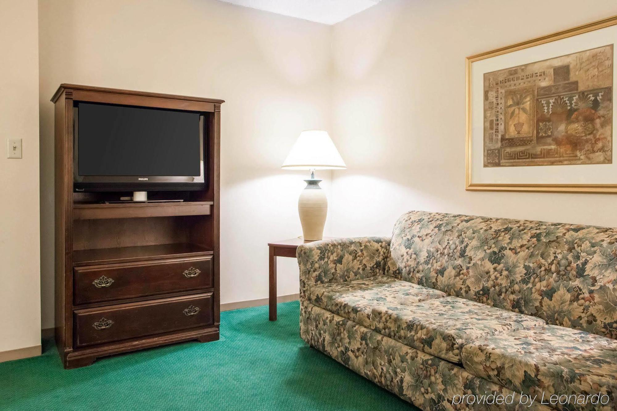Four Points By Sheraton Milwaukee Airport Exterior photo