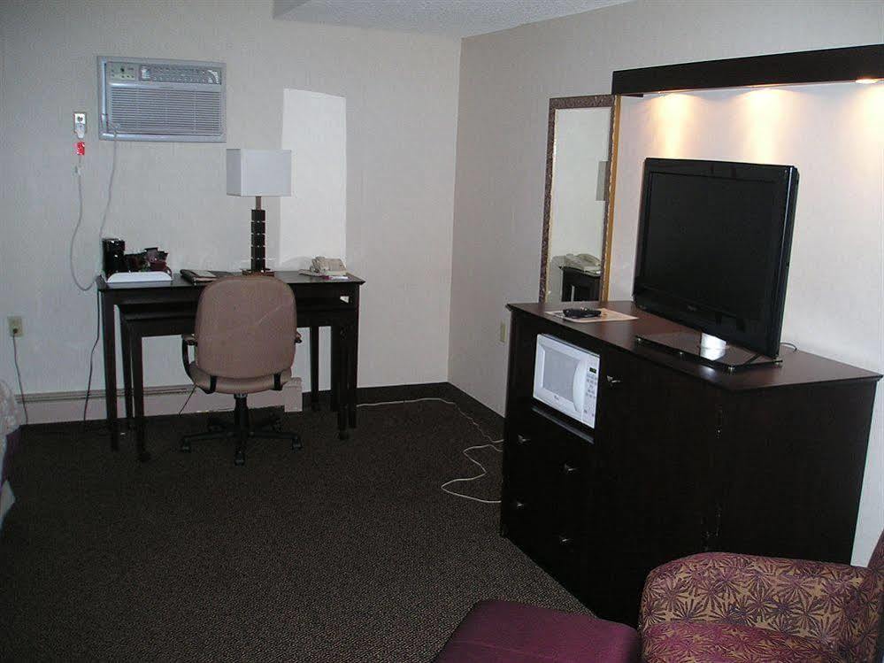 Four Points By Sheraton Milwaukee Airport Exterior photo