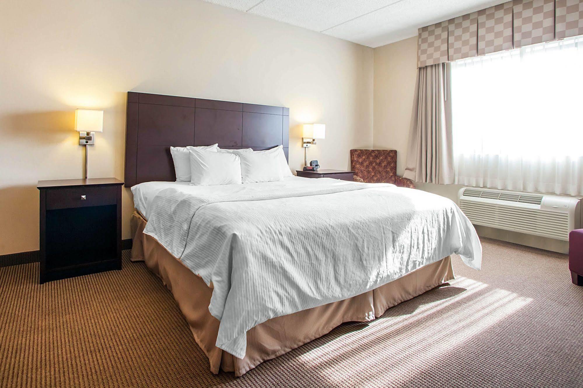 Four Points By Sheraton Milwaukee Airport Exterior photo